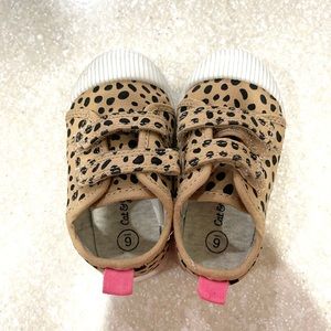 Leopard Toddler Shoes w/ Pink Deatil! 💕